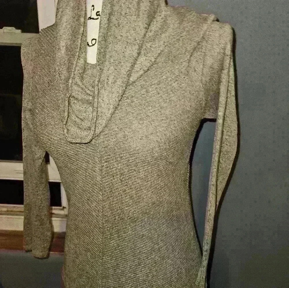 By & By Womans Top Size XS - Picture 3 of 11